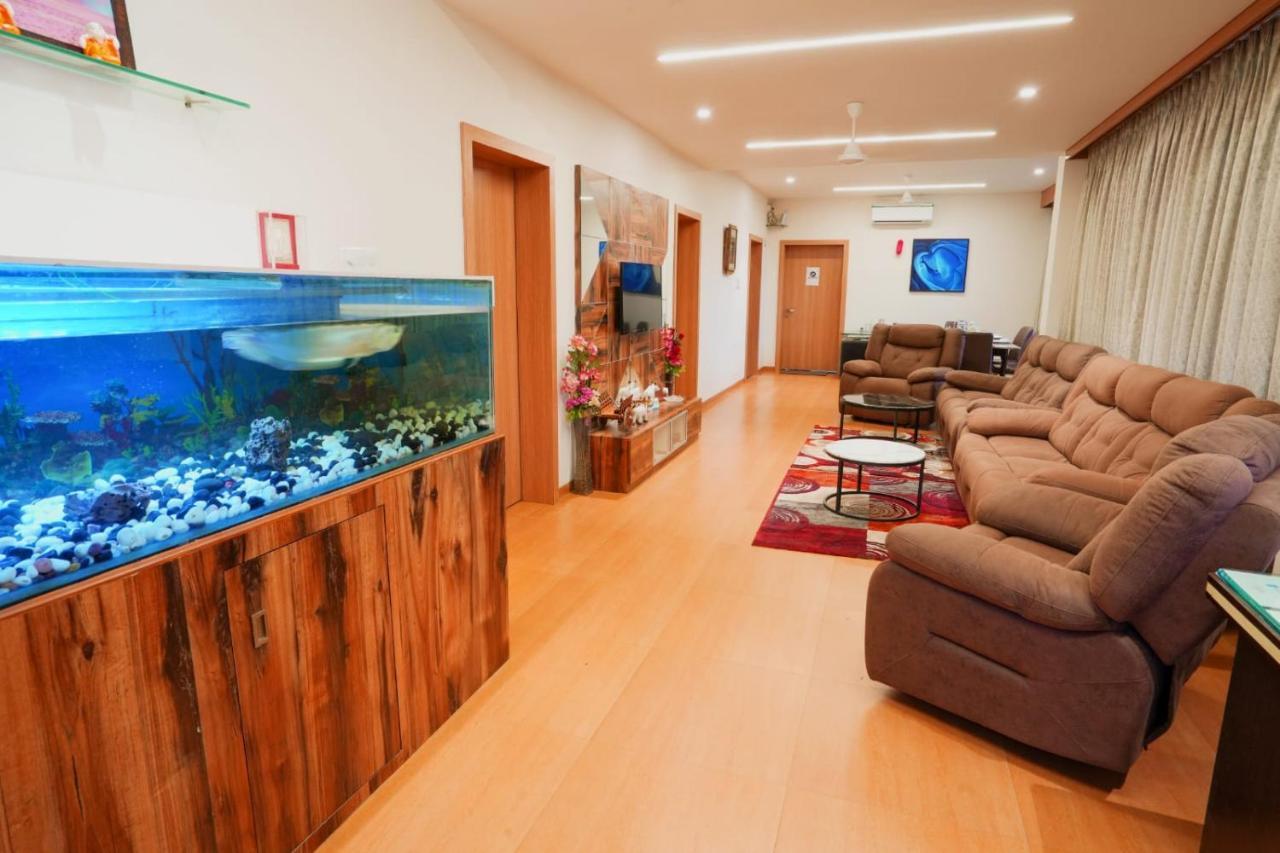 Вілла White Coco House 4Bhk Нашик Екстер'єр фото